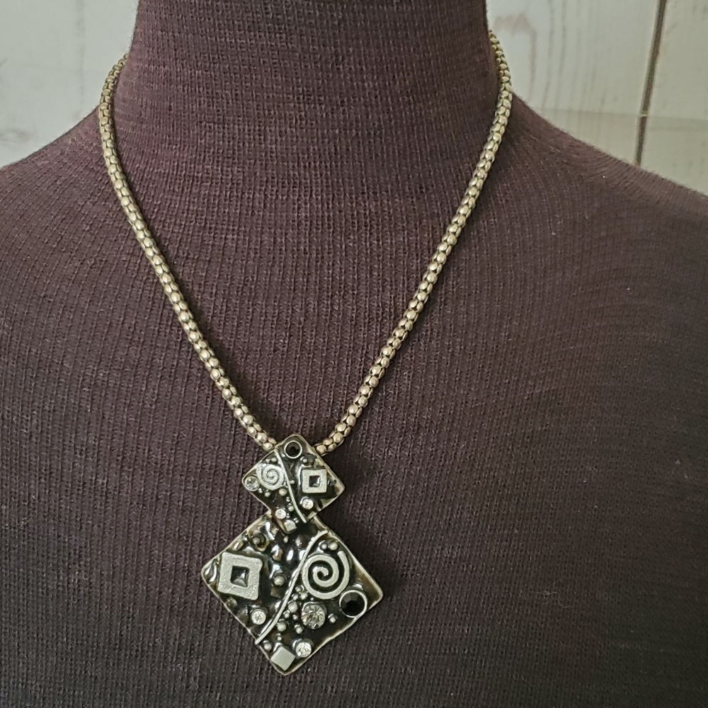 Vintage '80s abstract style pendant necklace black